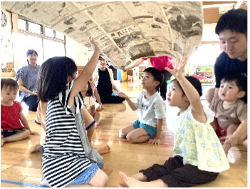 新聞紙遊び